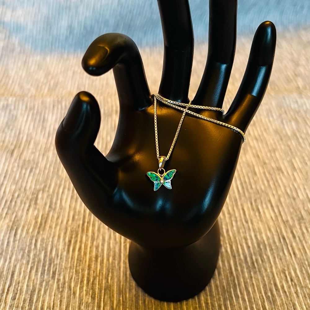 Elegant Silver Butterfly Pendant Necklace